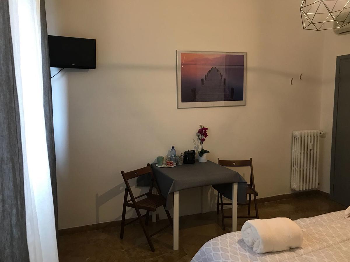 Guesthouse Amici Miei Florence Exterior photo