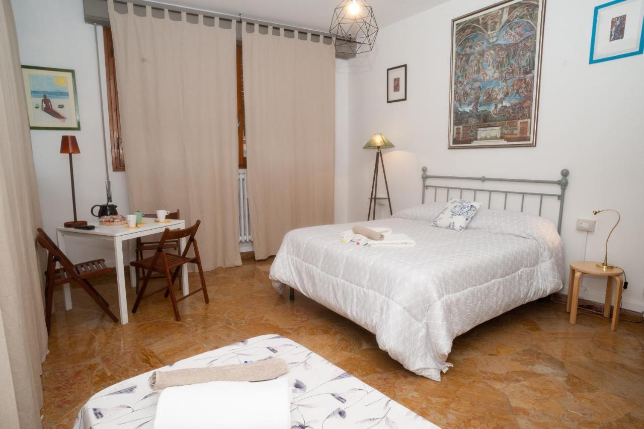Guesthouse Amici Miei Florence Exterior photo