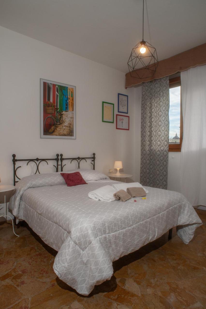 Guesthouse Amici Miei Florence Exterior photo