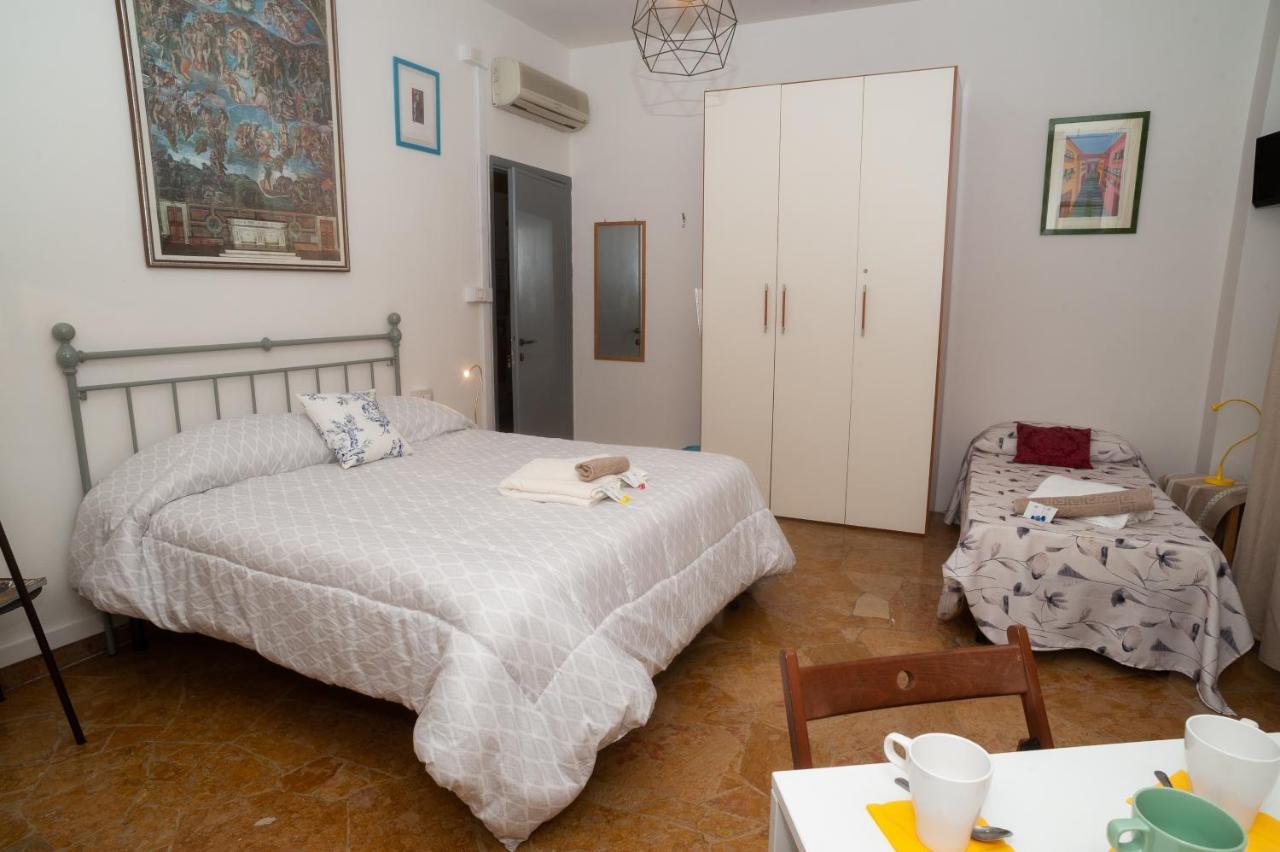 Guesthouse Amici Miei Florence Exterior photo